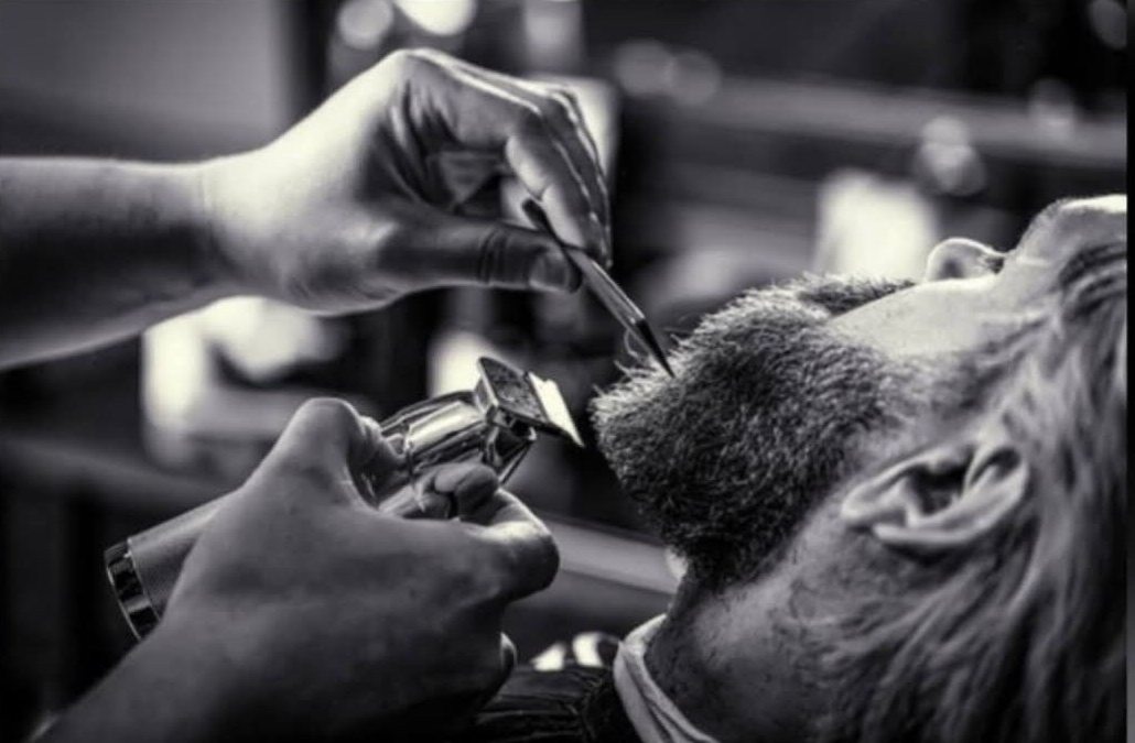 Taille de barbe à la tondeuse
